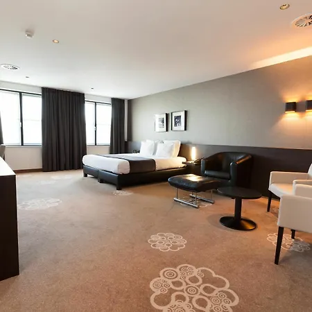 Hotel Restaurant Weinebrugge 4*